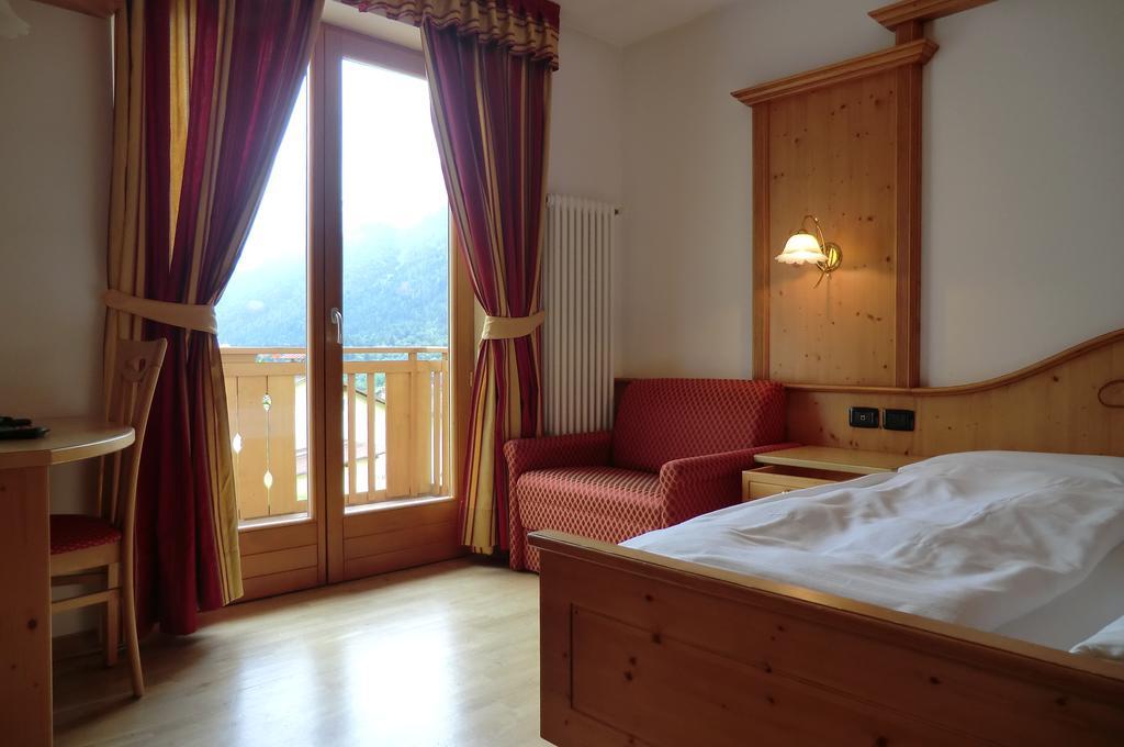Albergo Garnì Costa Verde Bocenago Zimmer foto