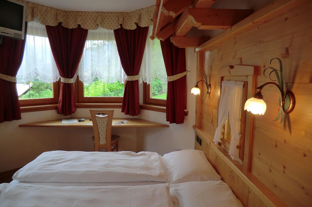 Albergo Garnì Costa Verde Bocenago Zimmer foto