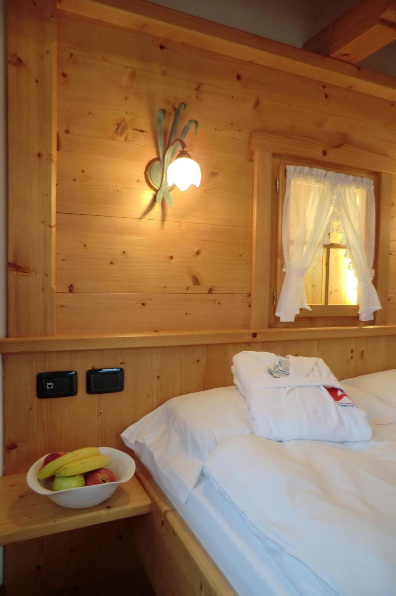 Albergo Garnì Costa Verde Bocenago Zimmer foto