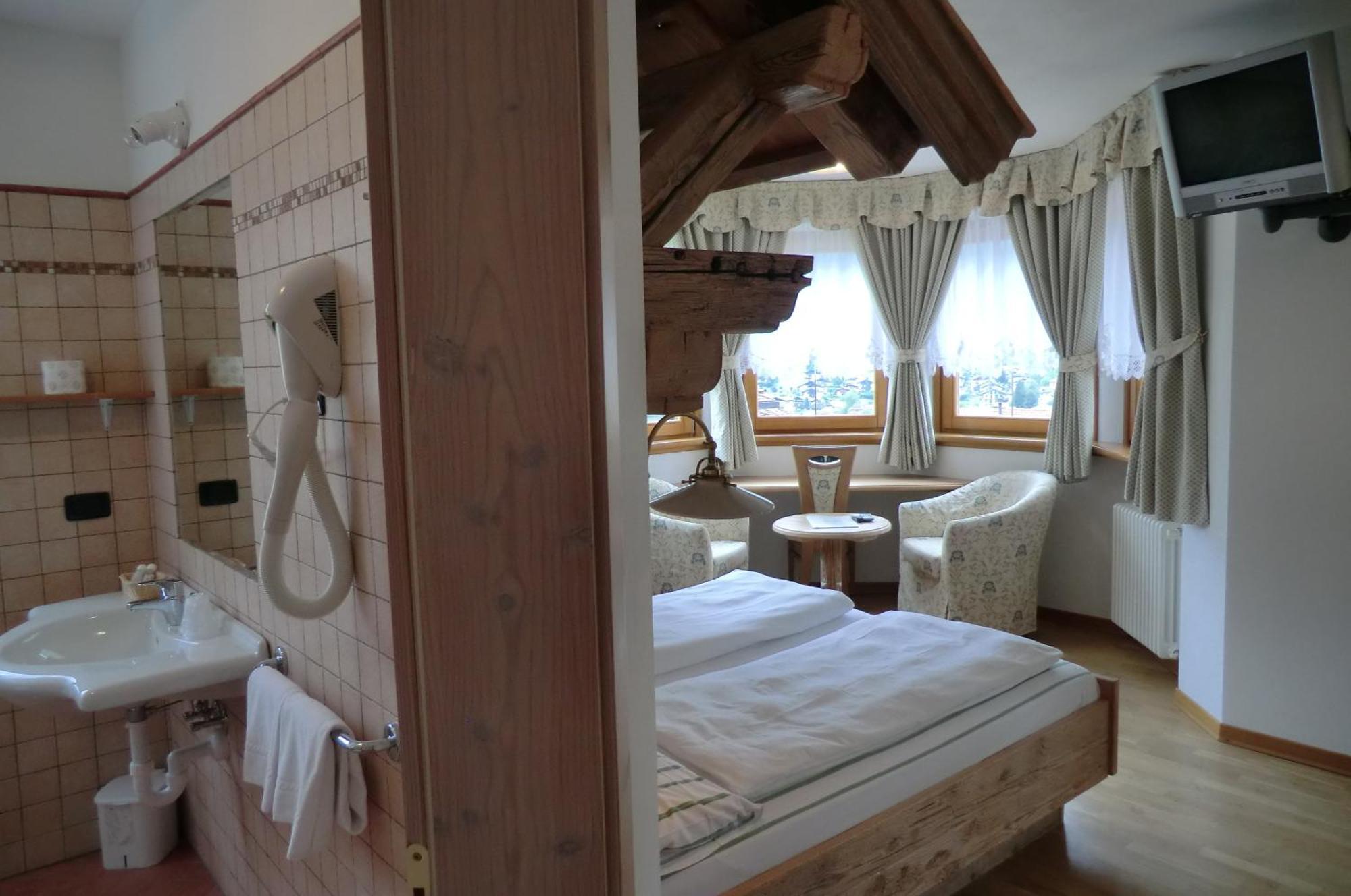 Albergo Garnì Costa Verde Bocenago Zimmer foto