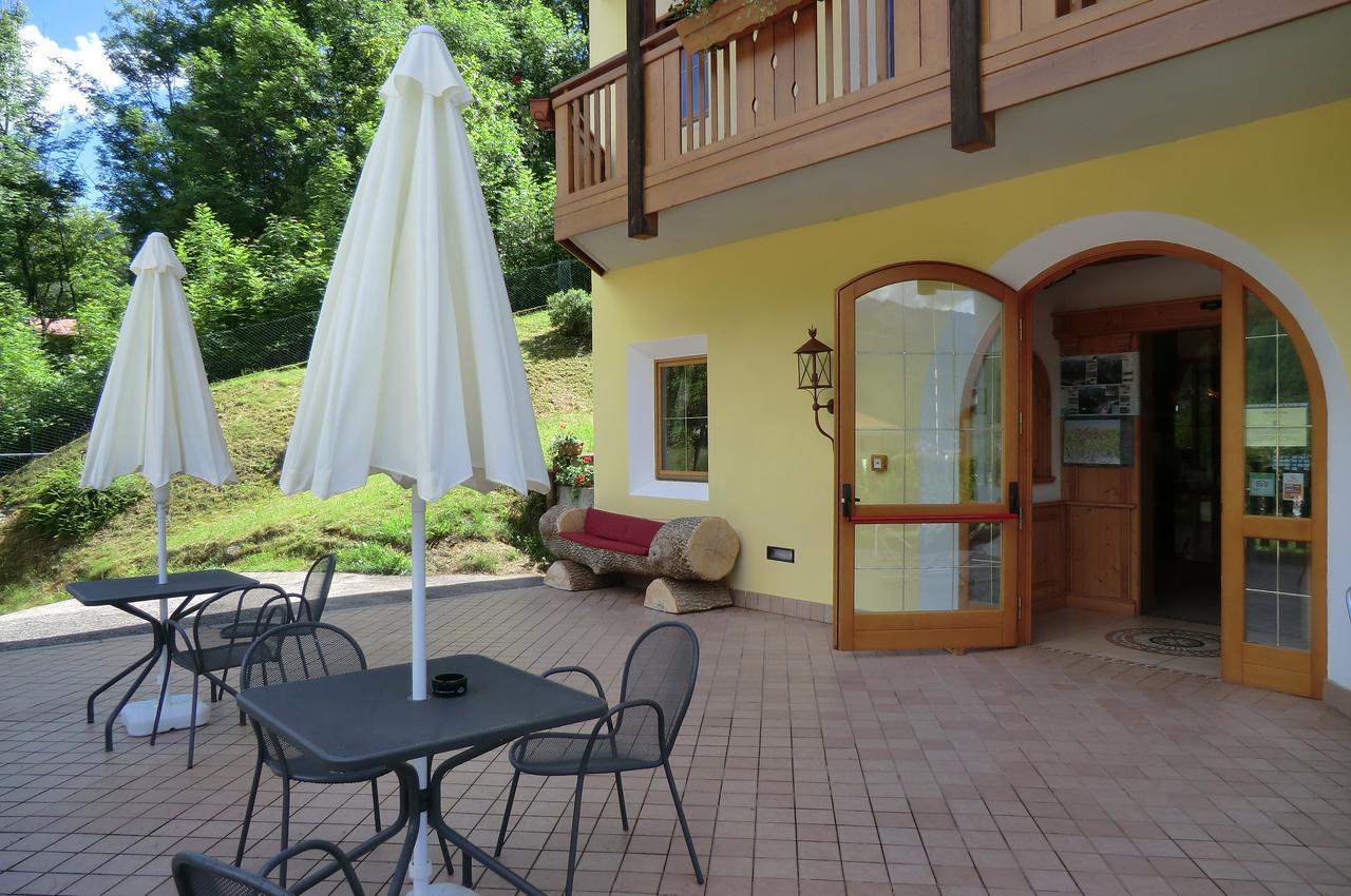 Albergo Garnì Costa Verde Bocenago Exterior foto